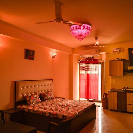 Hare Krishna Home Stay Vrindavan Exterior photo
