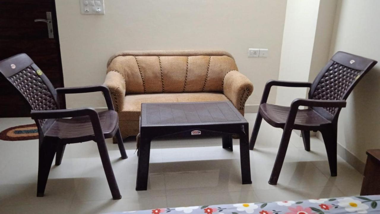 Hare Krishna Home Stay Vrindavan Exterior photo