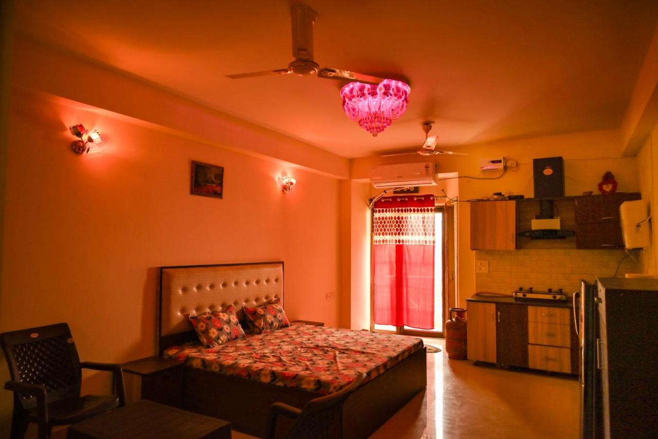 Hare Krishna Home Stay Vrindavan Exterior photo